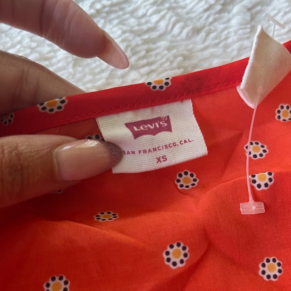 (NWOT) Levi, Red Tie Front Blouse Floral Pattern, US XS - Picture 3 of 4